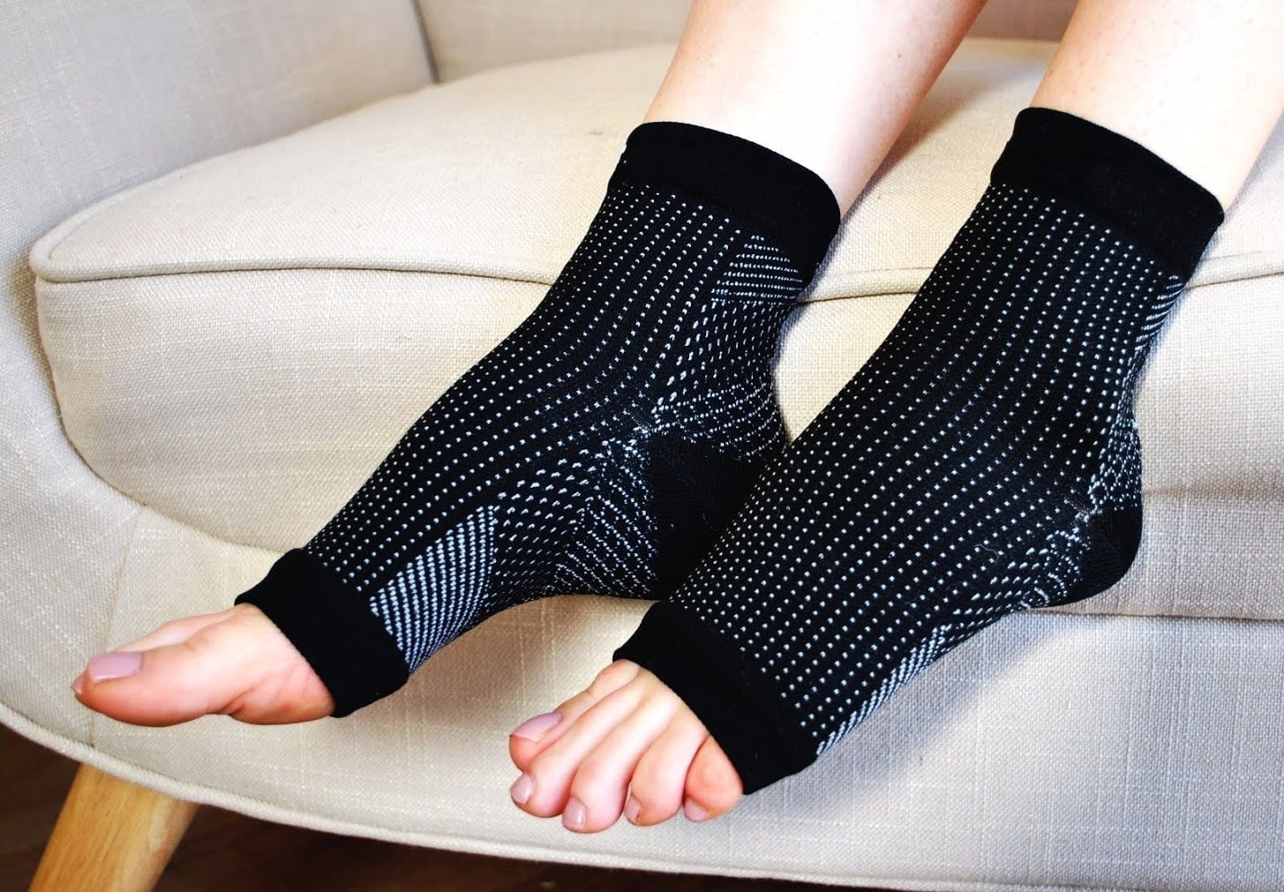 Soft Ventilate Heel Socks Open Toe Socks for Dry Hard Cracked Skin