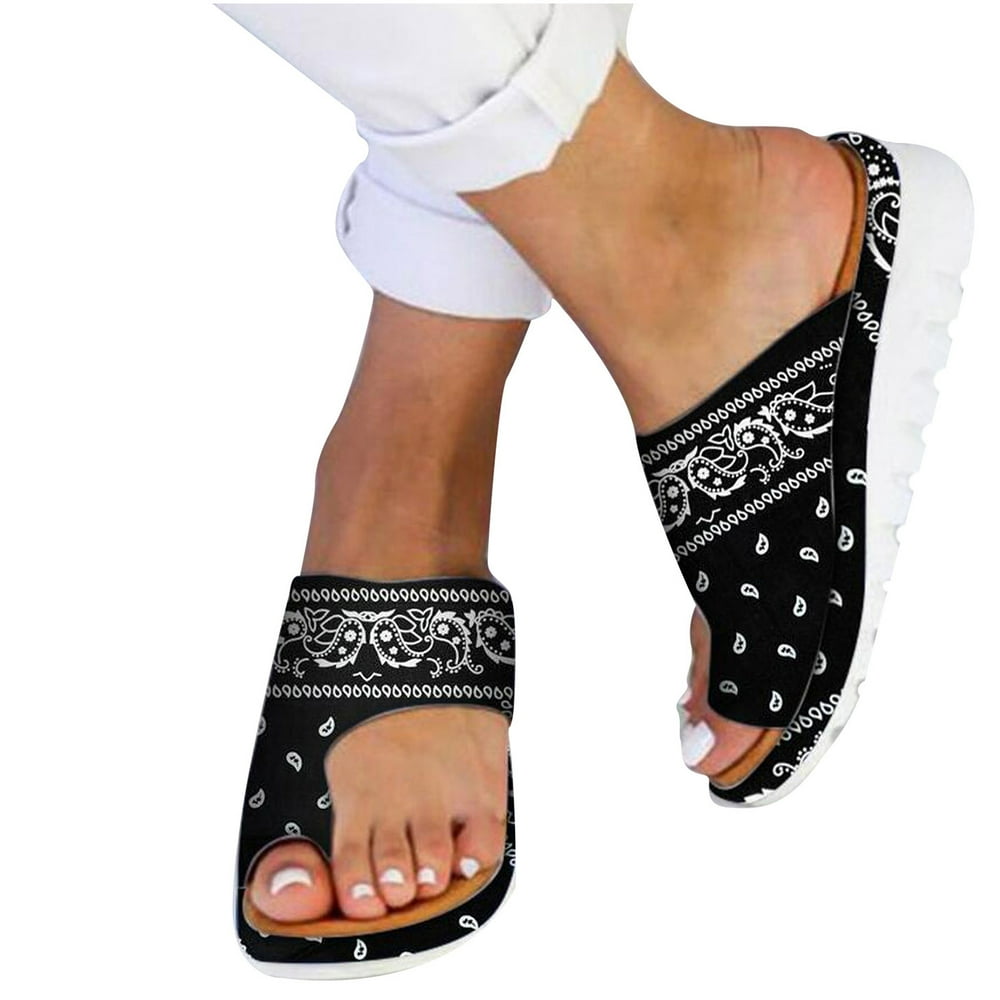 nike athletic sandals