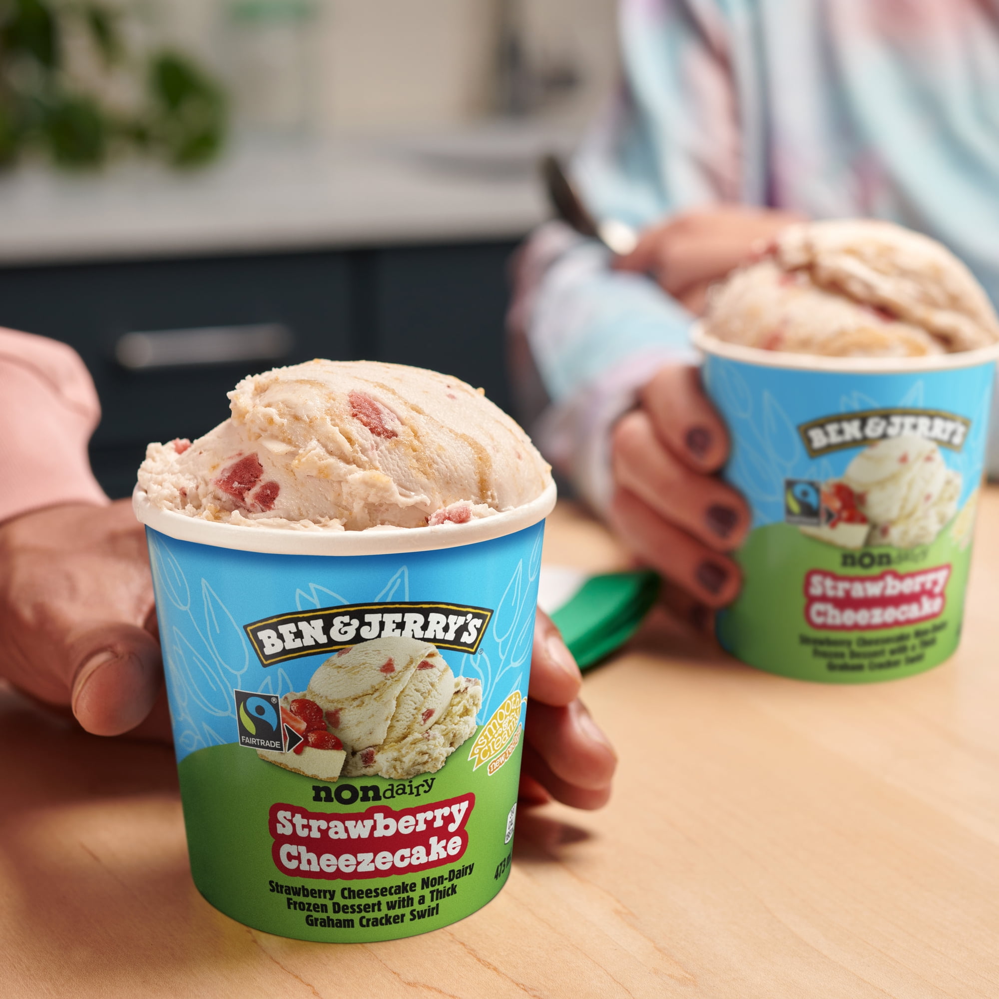 Dessert Glacé Non Laitier Ben & Jerry's Gâteau au Fauxmage à la Fraise 473 mL