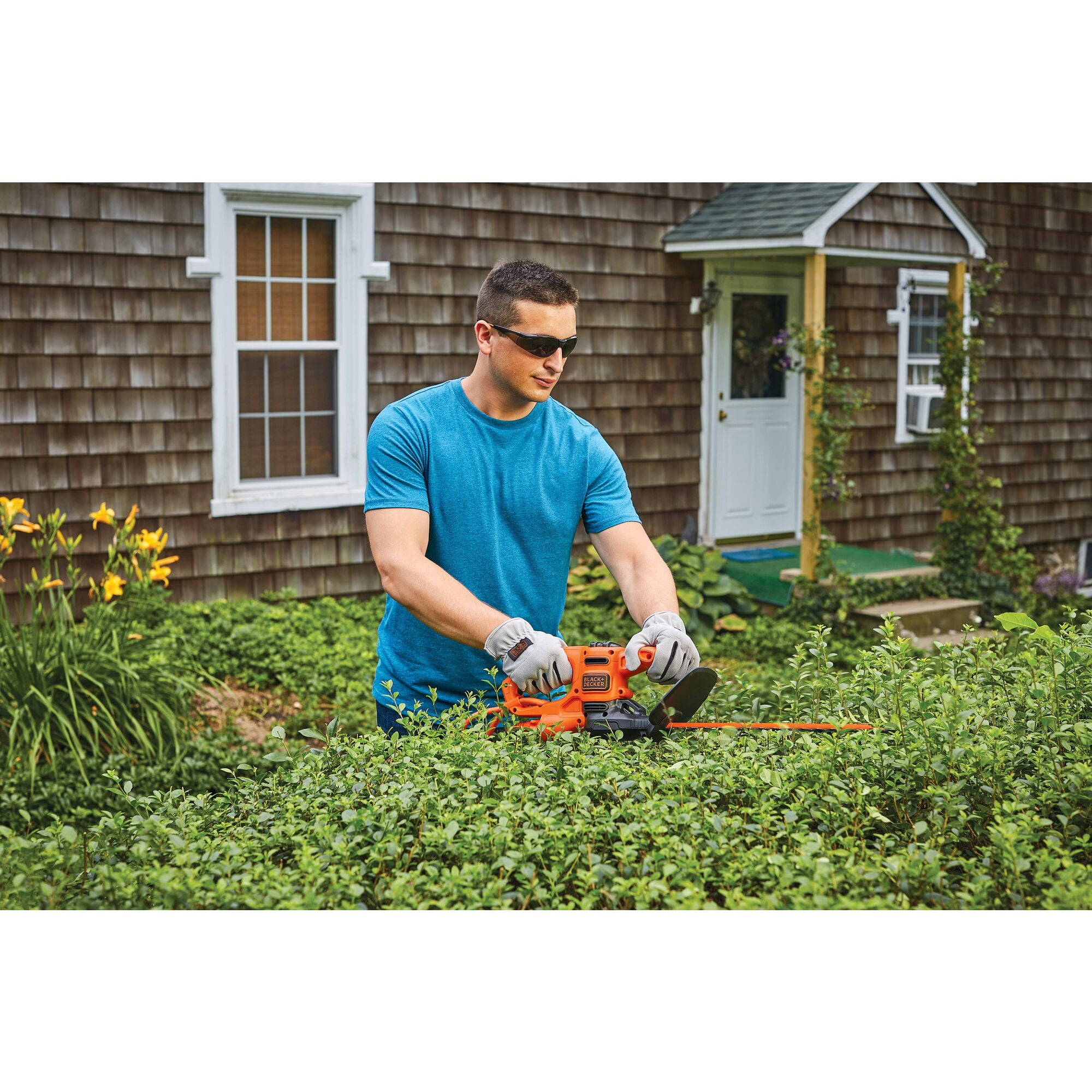 BLACK & DECKER BEHTS301-QS Corded hedge trimmer 500W ø50cm