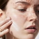 thumbnail image 3 of Crema Facial Mini e.l.f. SKIN Hidratante Ligera con Ácido Hialurónico y Niacinamida, 3 of 5