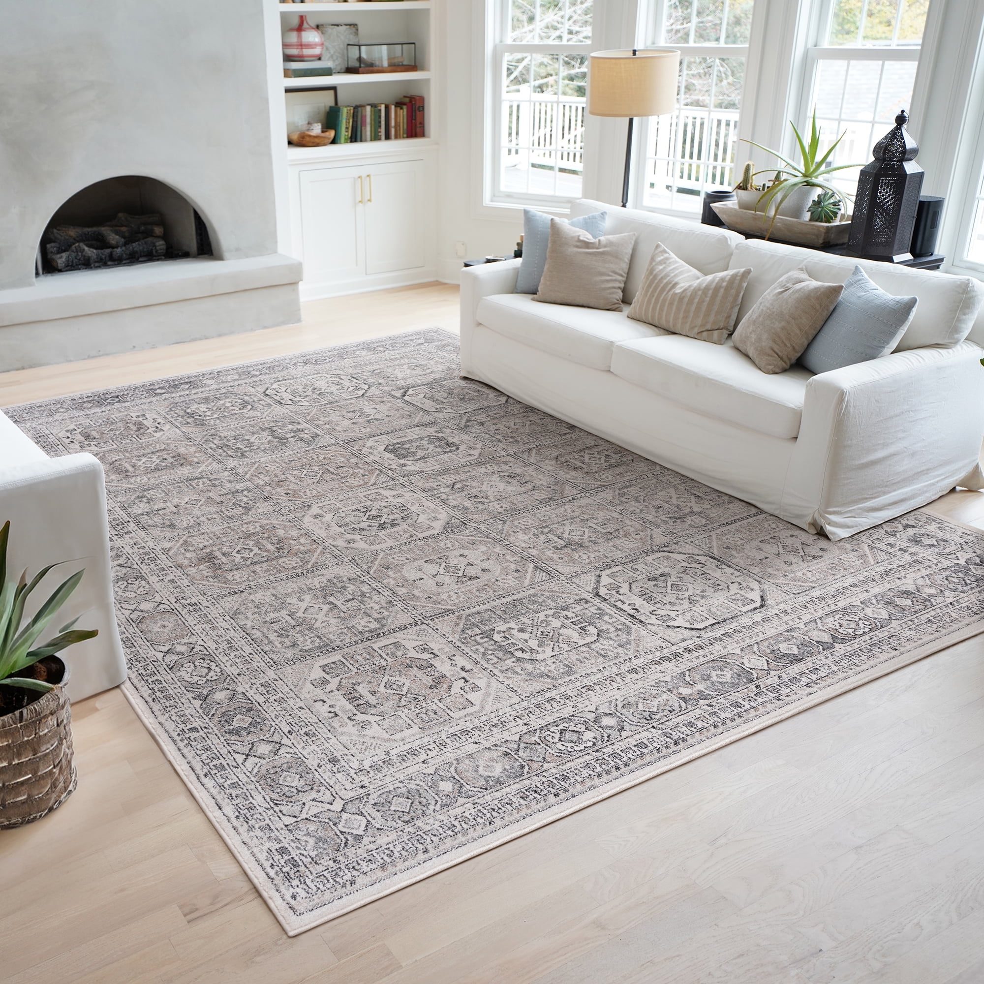 Bliss Rugs Magic Traditional 2' x 3' Gray and Cream Indoor Area Rug