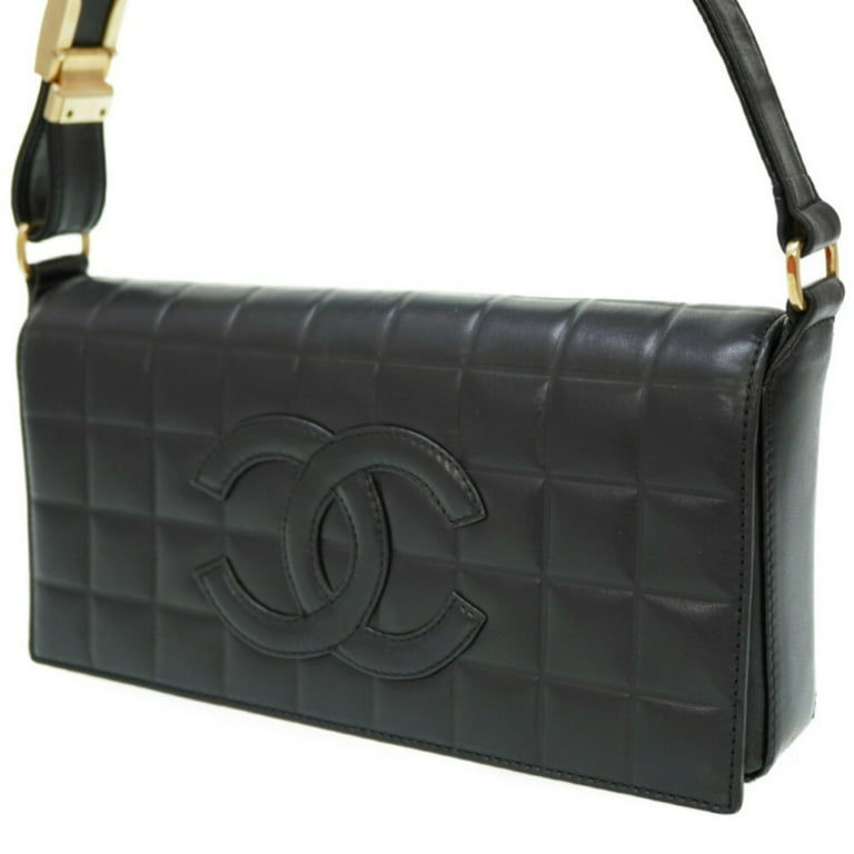 Pre-Owned Chanel chocolate bar shoulder bag A17370 Shiramskin leather black  (Fair) 