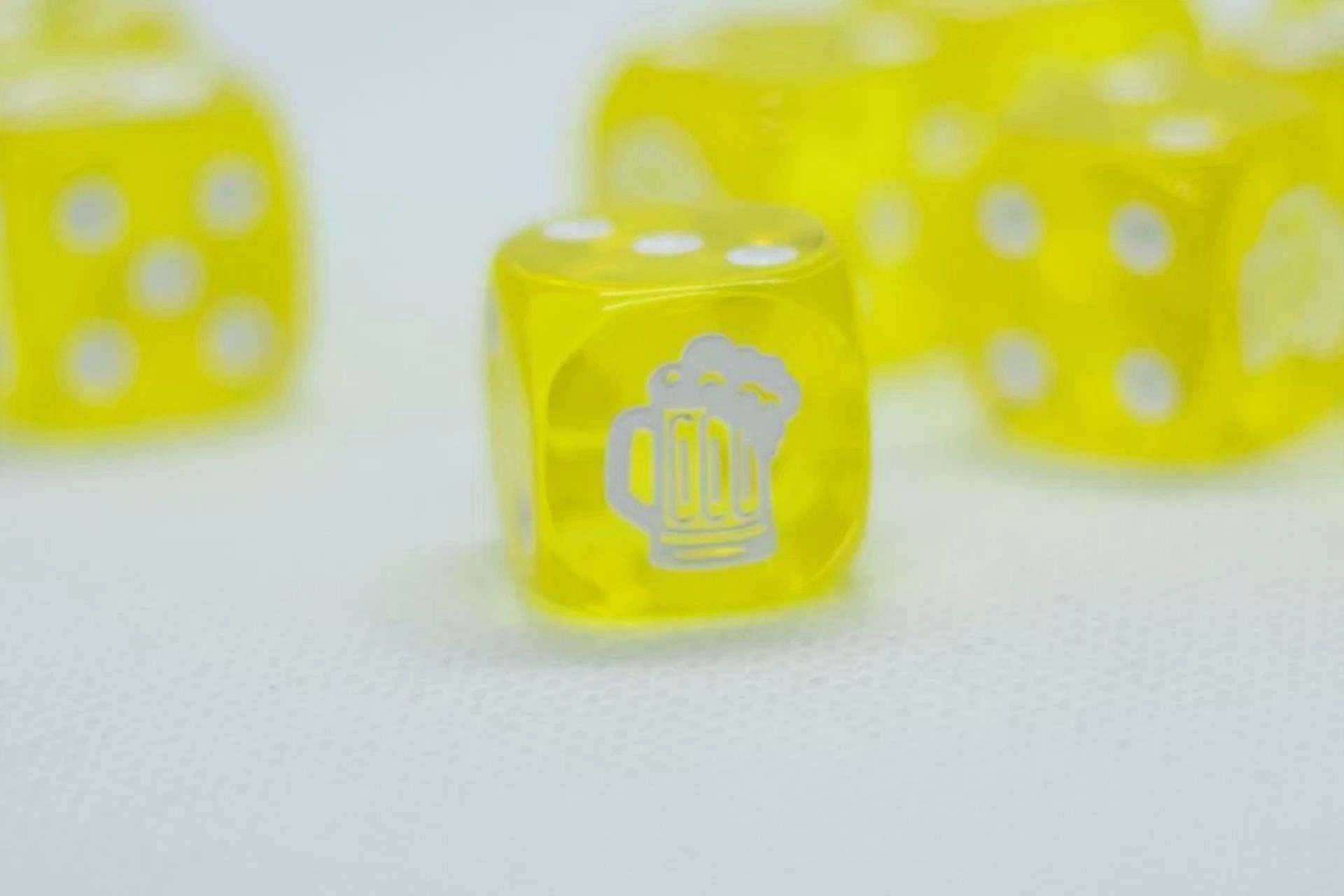 PRIME- 10-Pack Clear Yellow W/White 16Mm D6 Dice Featuring A White Mug On The '1' Side