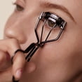 thumbnail image 4 of Rizador de pestañas Shiseido Crimps & Curls Lashes, 4 of 6
