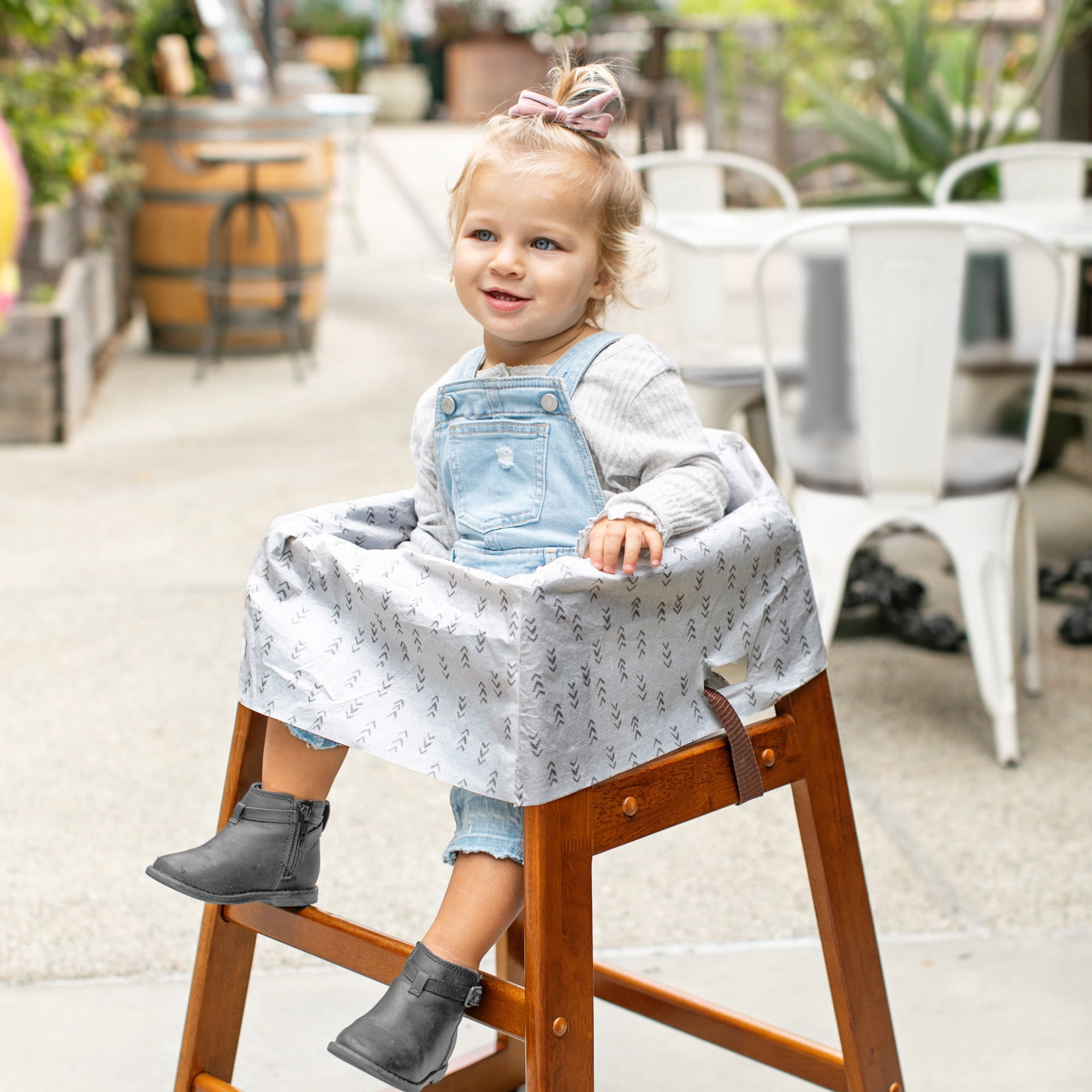 J.L. Childress Disposable Restaurant High Chair Covers, 12 Count - Stars/Hearts/Arrows