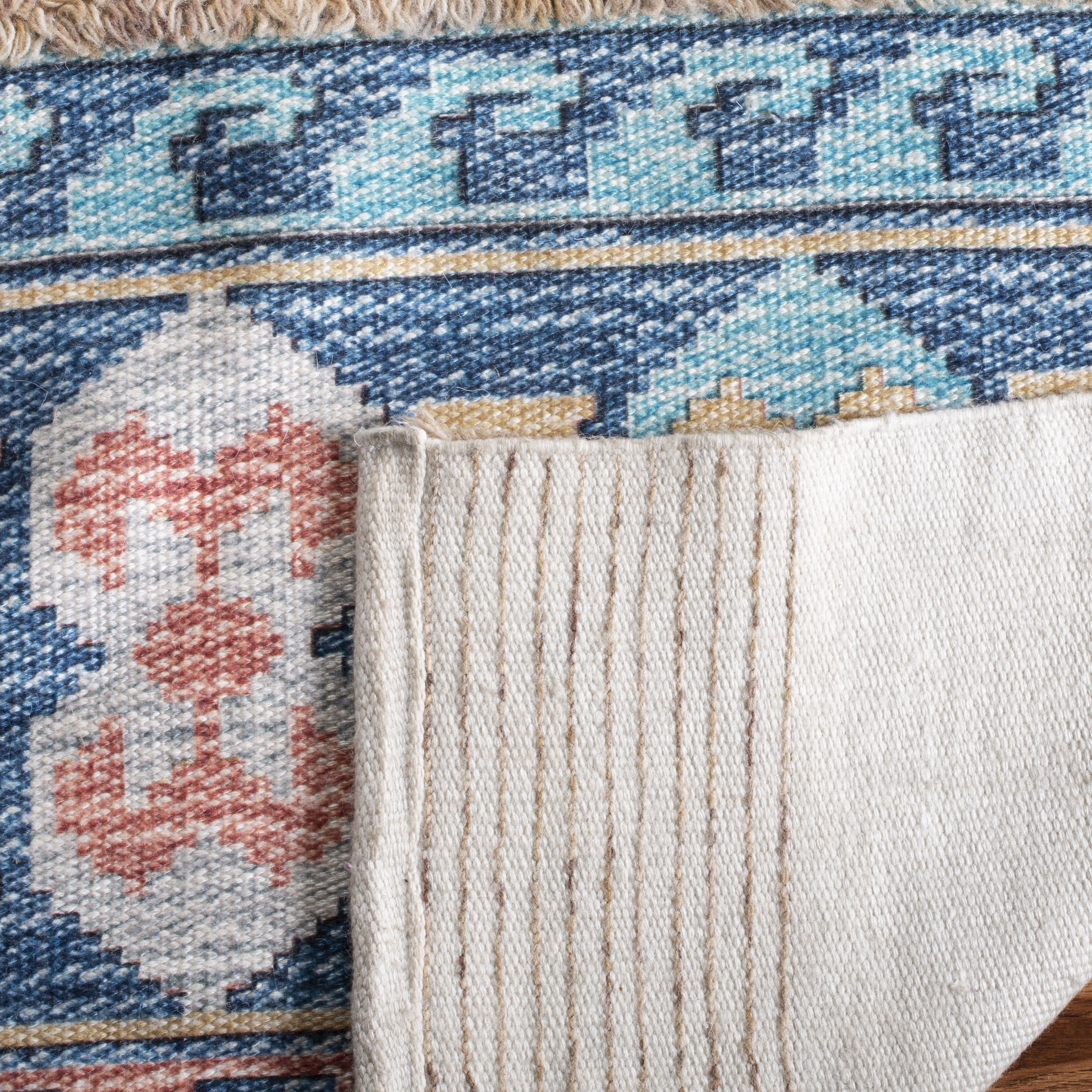 Safavieh Handmade Saffron Liliya Modern Tribal Cotton Rug 4' x 6' 4' x 6' Indoor