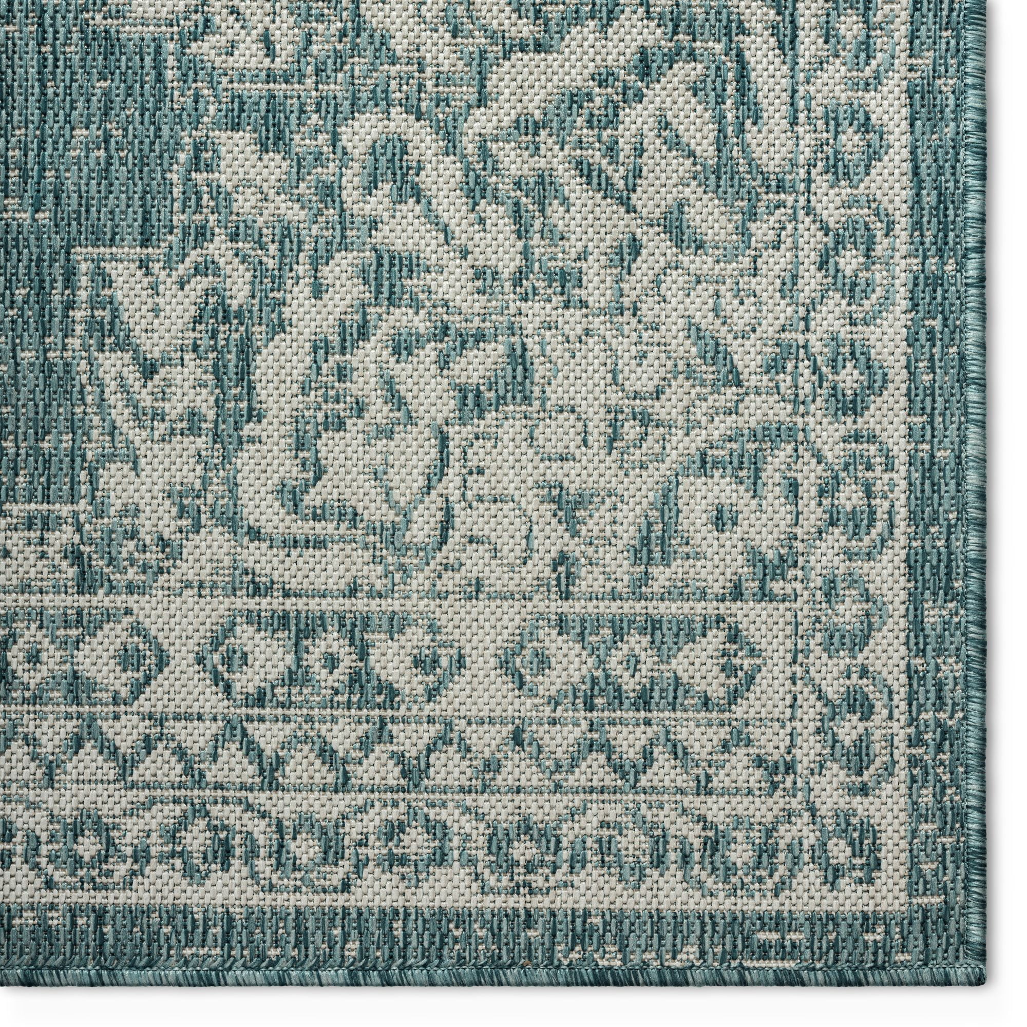 Nicole Miller New York Patio Country Azalea Transitional Medallion Indoor/Outdoor Area Rug, Blue/White, 6'6"x9'2"