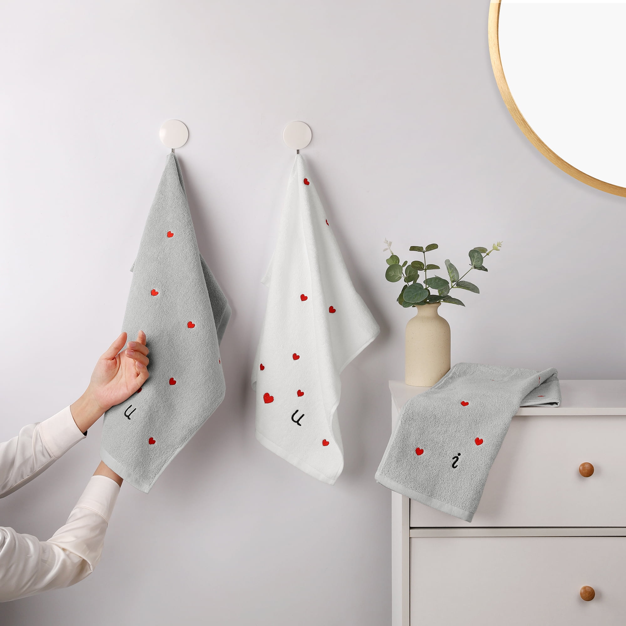 Unique Bargains 4 Pcs Letter Heart Pattern Hand Towels Light Grey/White 13" x 29"