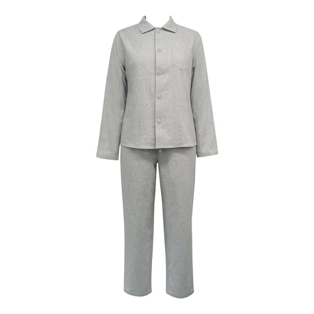 Set de pijama George para mujer de 2 piezas en color gris, con playera de manga larga, cuello clásico y botones frontales, bolsillo en el pecho, y pantalón de corte recto con cintura ajustable, confeccionado en tela suave ideal para ropa cómoda y descanso en otoño e invierno.