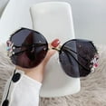 thumbnail image 2 of Lunettes de Soleil Sans Monture pour Femmes Protection UV400 Lunettes de Soleil Vintage Sans Monture Dégradé Lunettes de Soleil Rétro avec Strass pour Activité Extérieure, 2 of 10