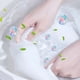thumbnail image 4 of Fiudx Perlas de Detergente 5 En 1, Quitamanchas y Suavizante, Baja Espuma y Fácil Enjuague, Aroma Fragante, Suave con La Ropa, Apto para Todo Tipo de Tejidos, 36 Perlas Por Paquete, Fragancia Floral, 4 of 7