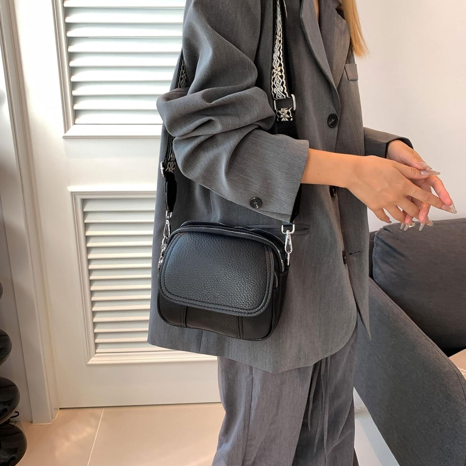 Crossbody Bags for Women,Small Crossbody Purse with Adjustable Shoulder Strap,Vegan Leather Small Handbags for Women