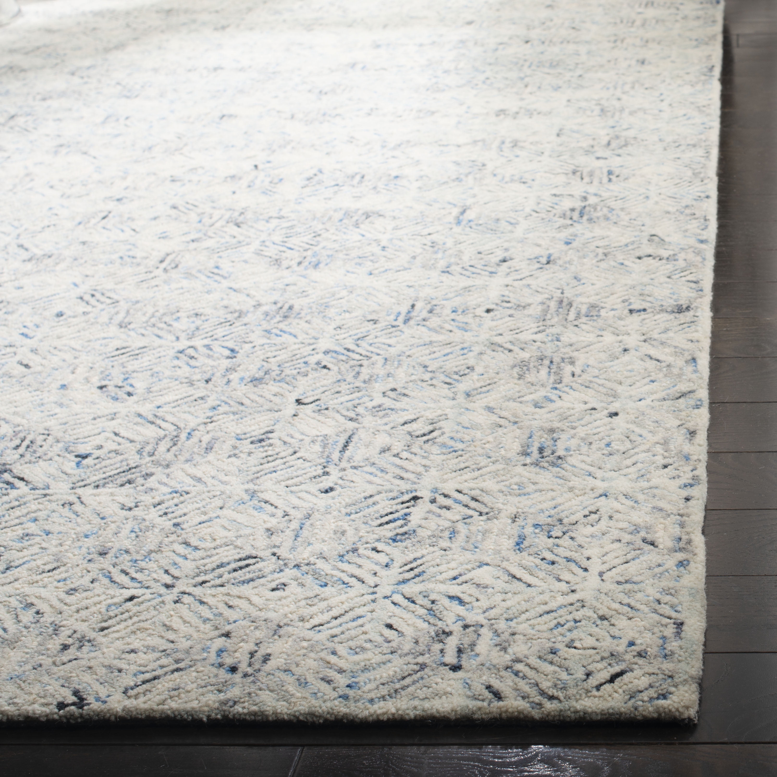 SAFAVIEH Renaissance Glanville Geometric Diamonds Wool Area Rug, Blue/Ivory, 4' x 6'