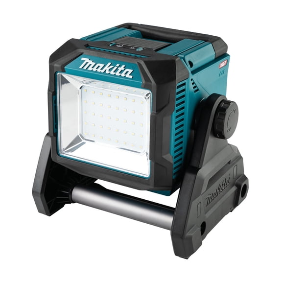 Makita ML005G 40V MAX XGT Lithium-Ion Cordless Work Light (Tool Only) with 3,600 Lumens and 3 Brightness Modes