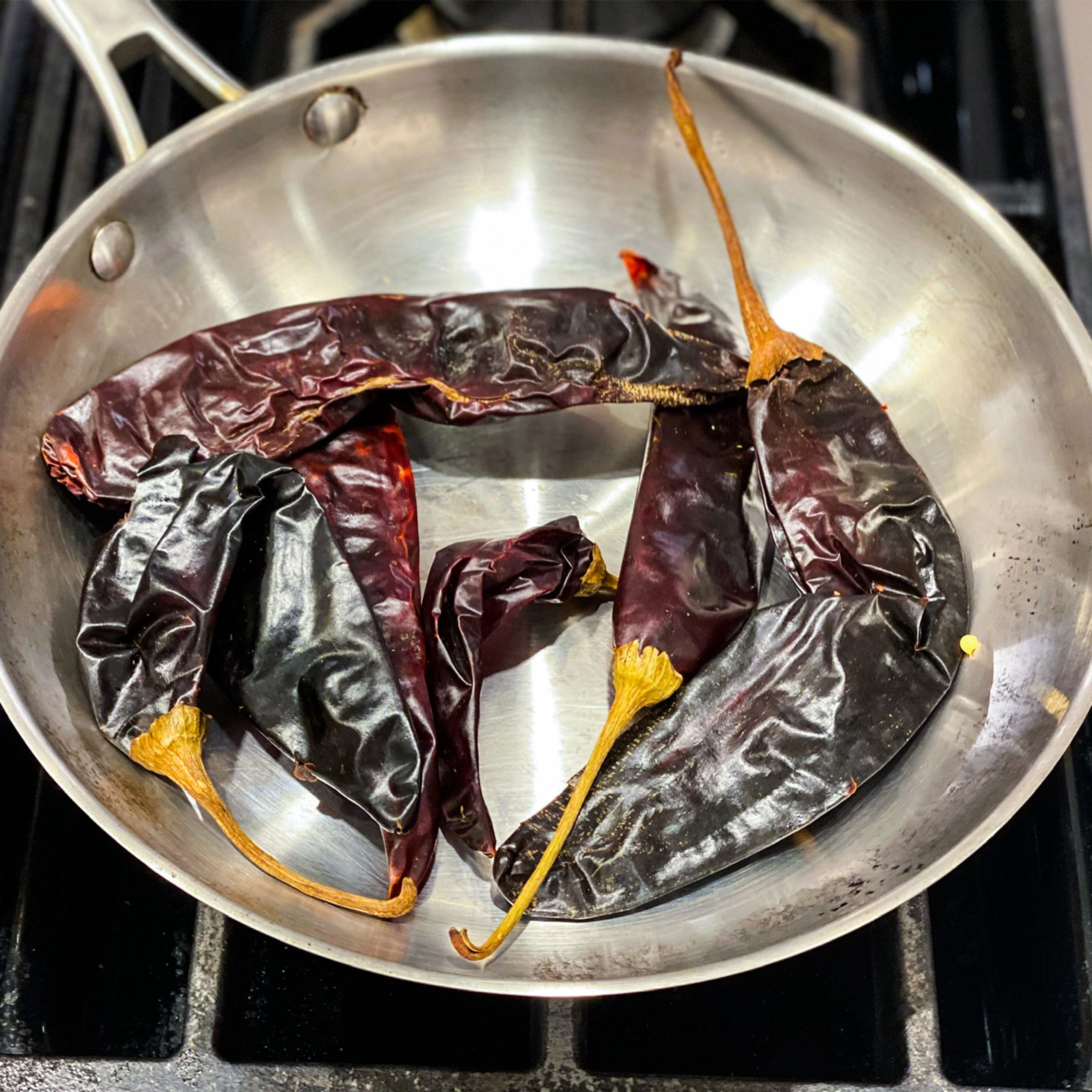 El Guapo No Artificial Flavors Whole Guajillo Chili Pods, 16 oz Bag