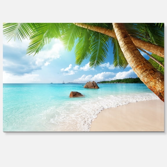 Designart 'Praslin Island Seychelles Beach ' Seashore Photo Metal Wall Art