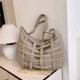 thumbnail image 4 of Bolso Hobo Bandolera Mujer Nylon Con Color Sólido, 4 of 9