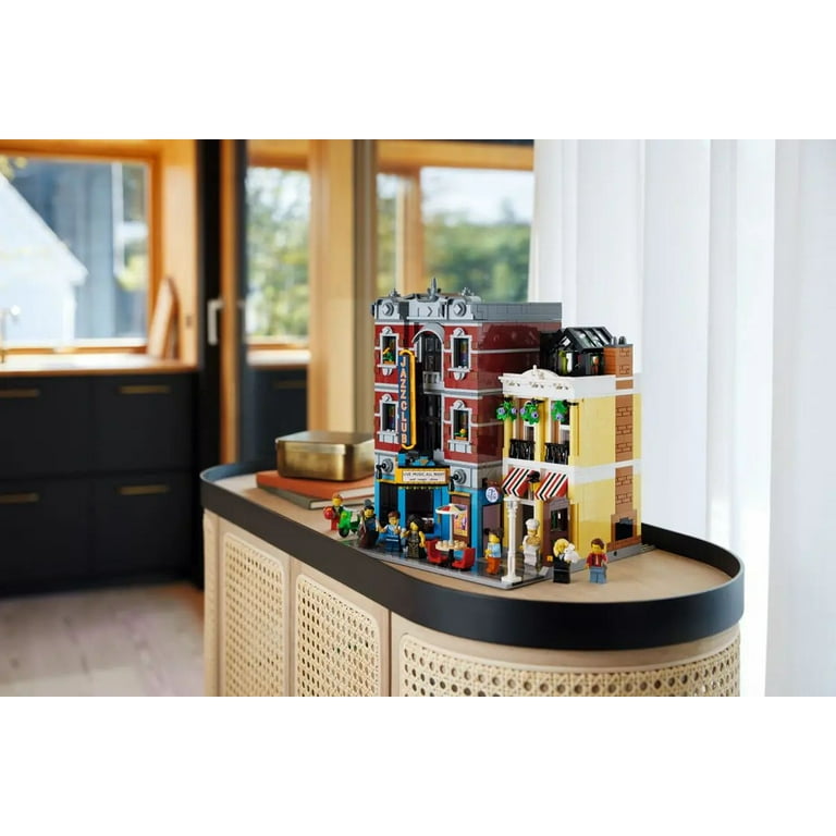 LEGO 10312 Jazz Club Building Kit, 2899 Pieces, 8 Minifigures, Age