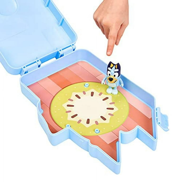 Bluey Deluxe Collector Case, Box Toy Action, 2.5-3 inch Figures