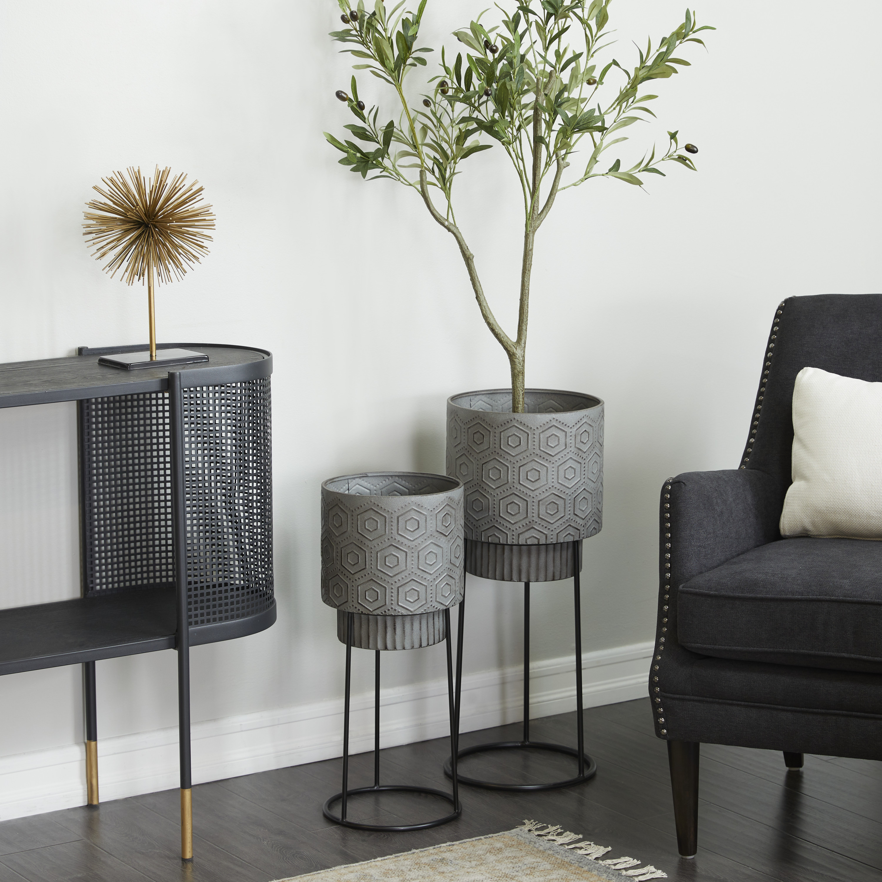 DecMode 27", 23"H Dark Gray Metal Planter with Removable Stand (2 Count)