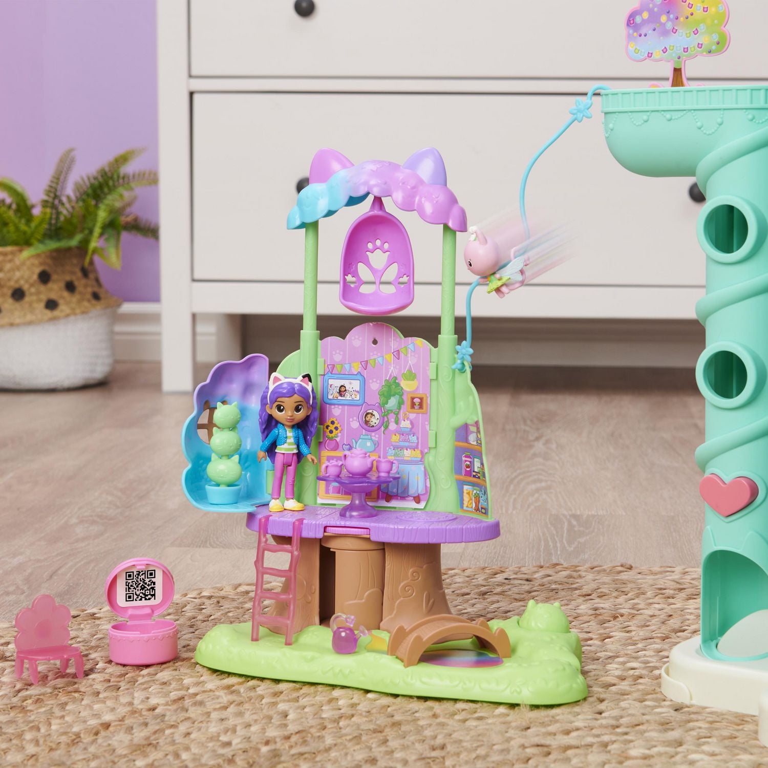 Gabby’s Dollhouse, Transforming Garden Treehouse Playset with Lights, 2 Figures, 5 Accessories, 1 Delivery, 3 Furniture, Kids Toys for Ages 3 and up