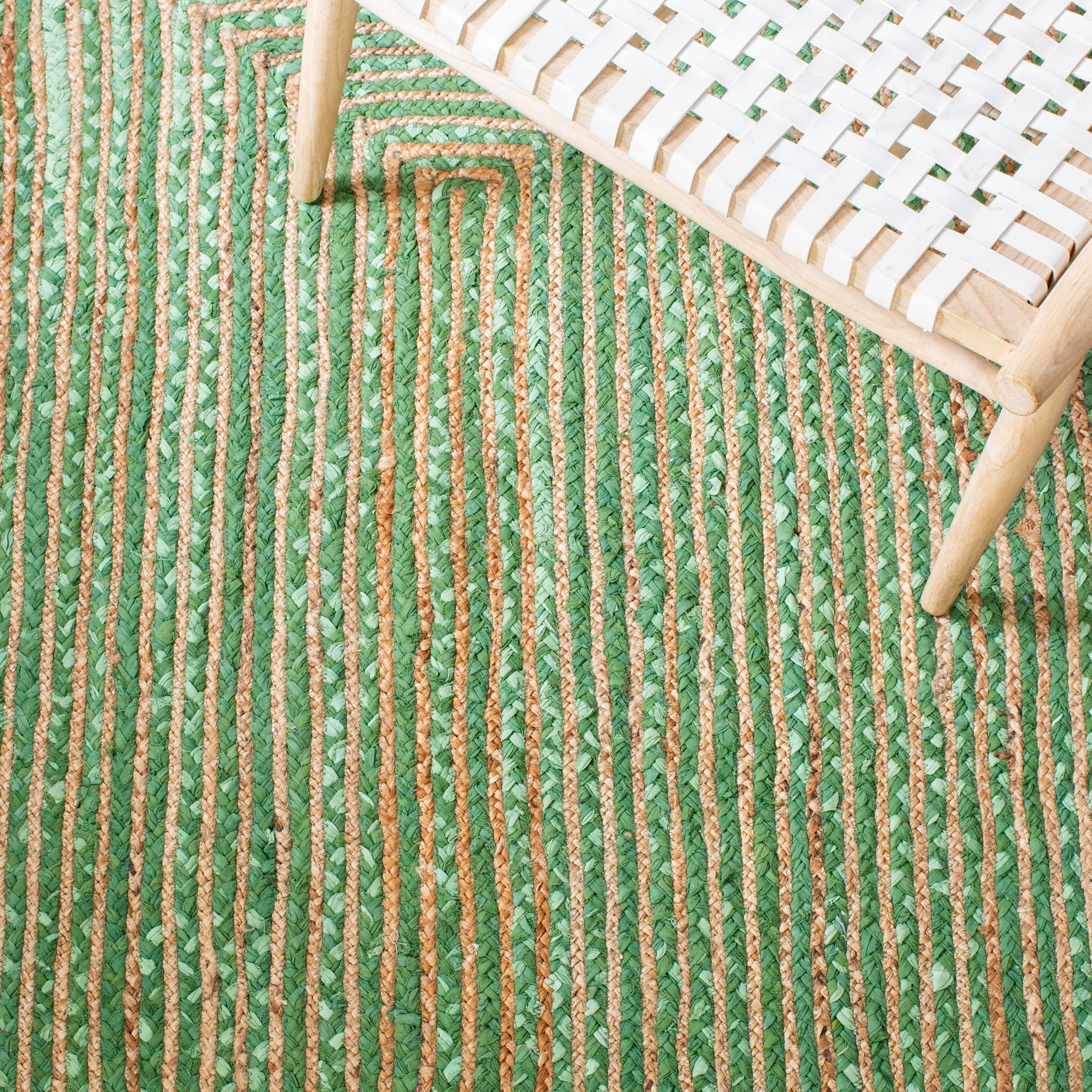 SAFAVIEH Cape Cod Kyle Geometric Area Rug, Green/Natural, 4' x 4' Round