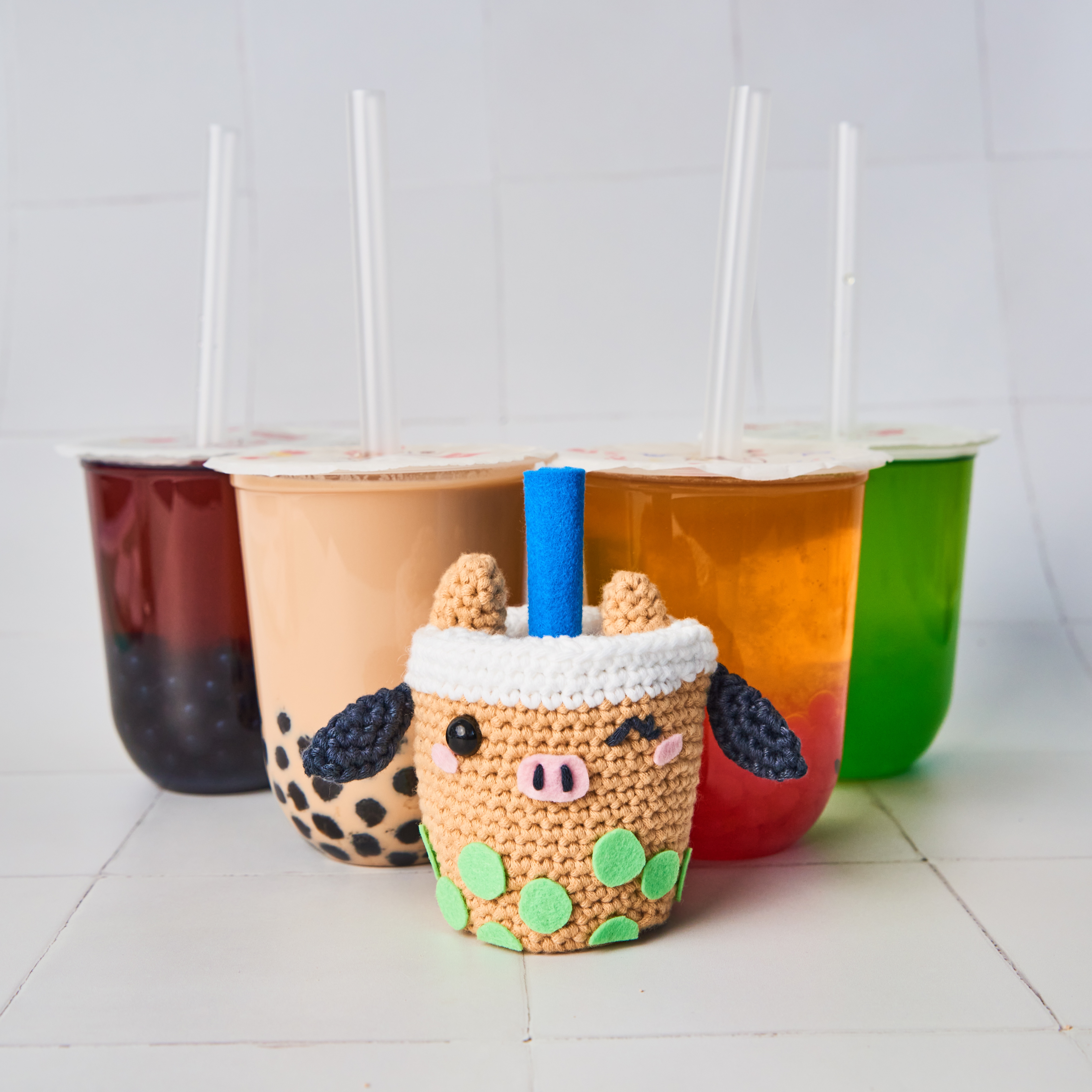Lion Brand Yarn Yummy Friends Kit Boba Cow Charlie Medium Polyester Multicolor Yarn 1 Kit