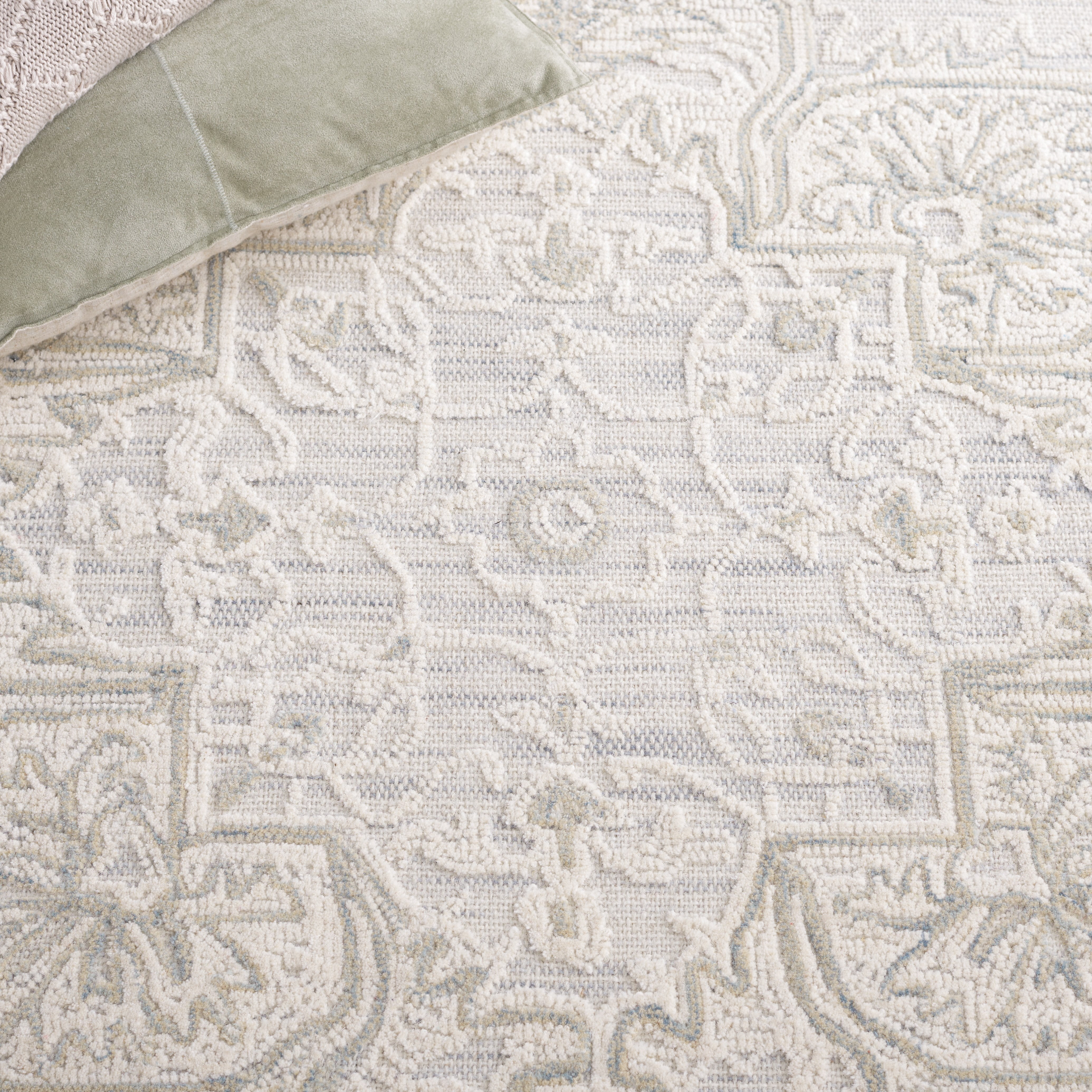 SAFAVIEH Trace Mia Medallion Area Rug, Grey/Ivory, 6' x 6' Round