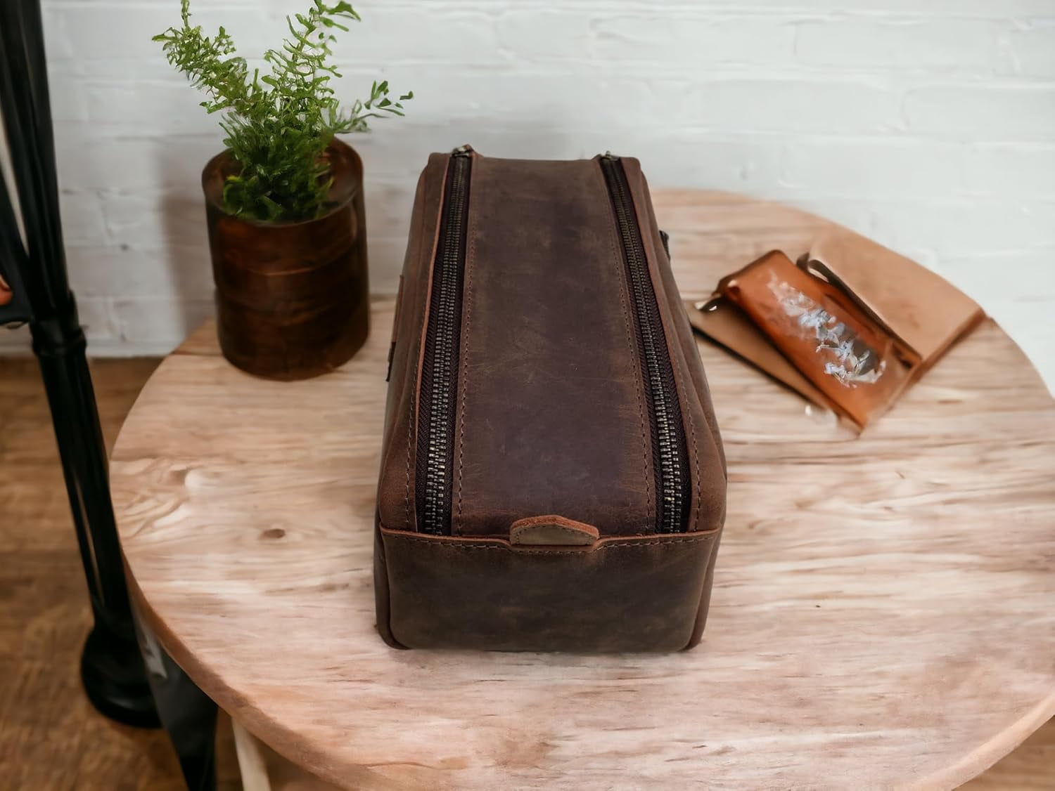 LINDSEY STREET Leather Toiletry Bag, Leather Dopp Kit, Mens Travel Kit, Men Shaving Bag, Gift for Men