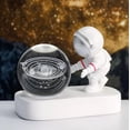 thumbnail image 1 of Bola de cristal brillante 3D tallada interior pequeña bola de cristal con astronauta, regalo creativo decorativo bola de cristal luminosa para Navidad compañeros de clase y cumpleaños de niños (plata,, 1 of 5