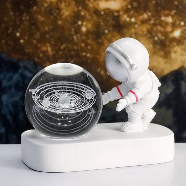 Bola de cristal brillante 3D tallada interior pequeña bola de cristal con astronauta, regalo creativo decorativo bola de cristal luminosa para Navidad compañeros de clase y cumpleaños de niños (plata,