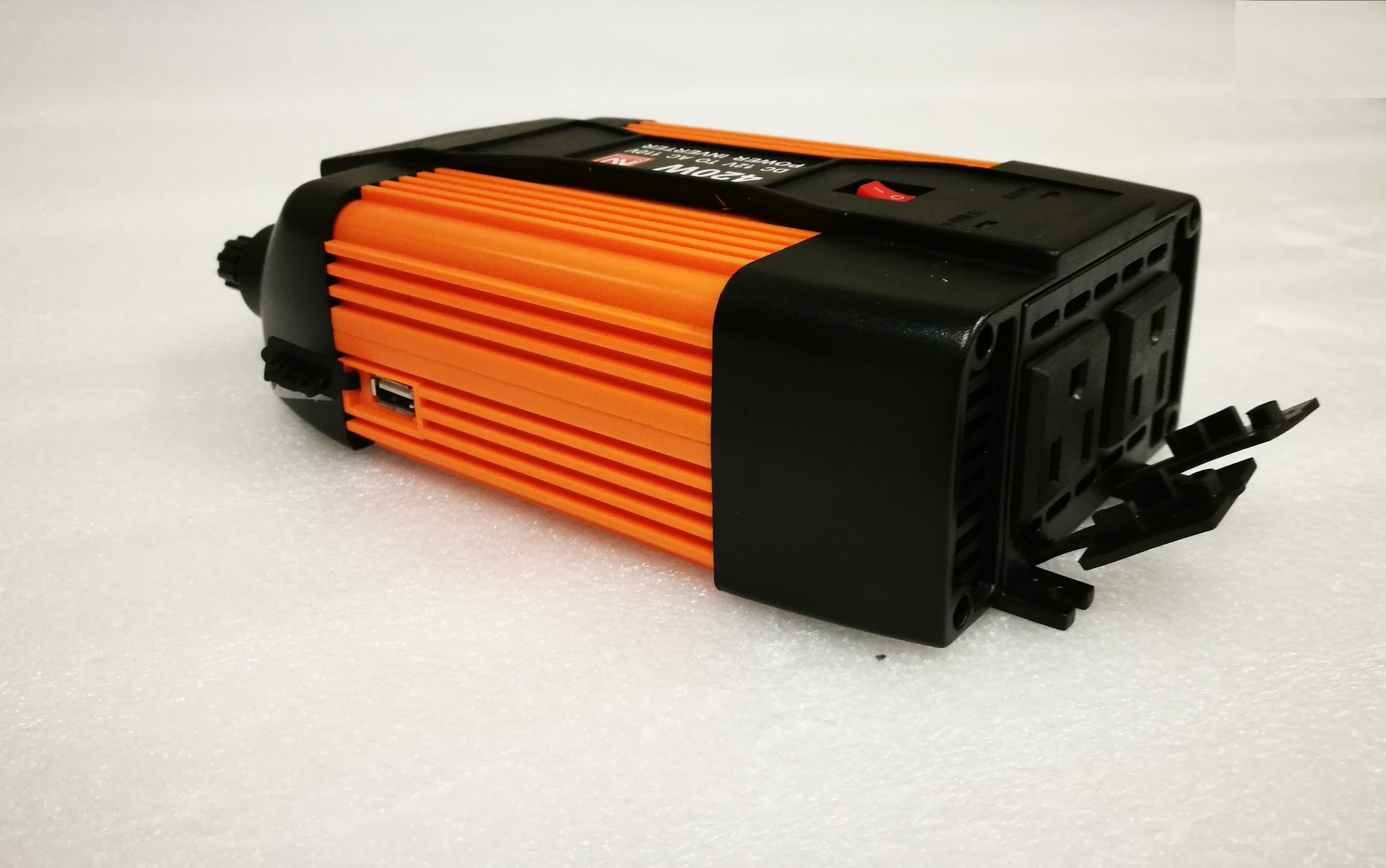Nutek PI600U Inverter DC 12V to AC 110V 600 Watts Modified sine wave Inverter Plugs directly