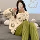 thumbnail image 5 of Conjunto de pijama de cuello redondo de franela gruesa dulce y linda de polar coral para mujer para otoño e invierno, 5 of 6