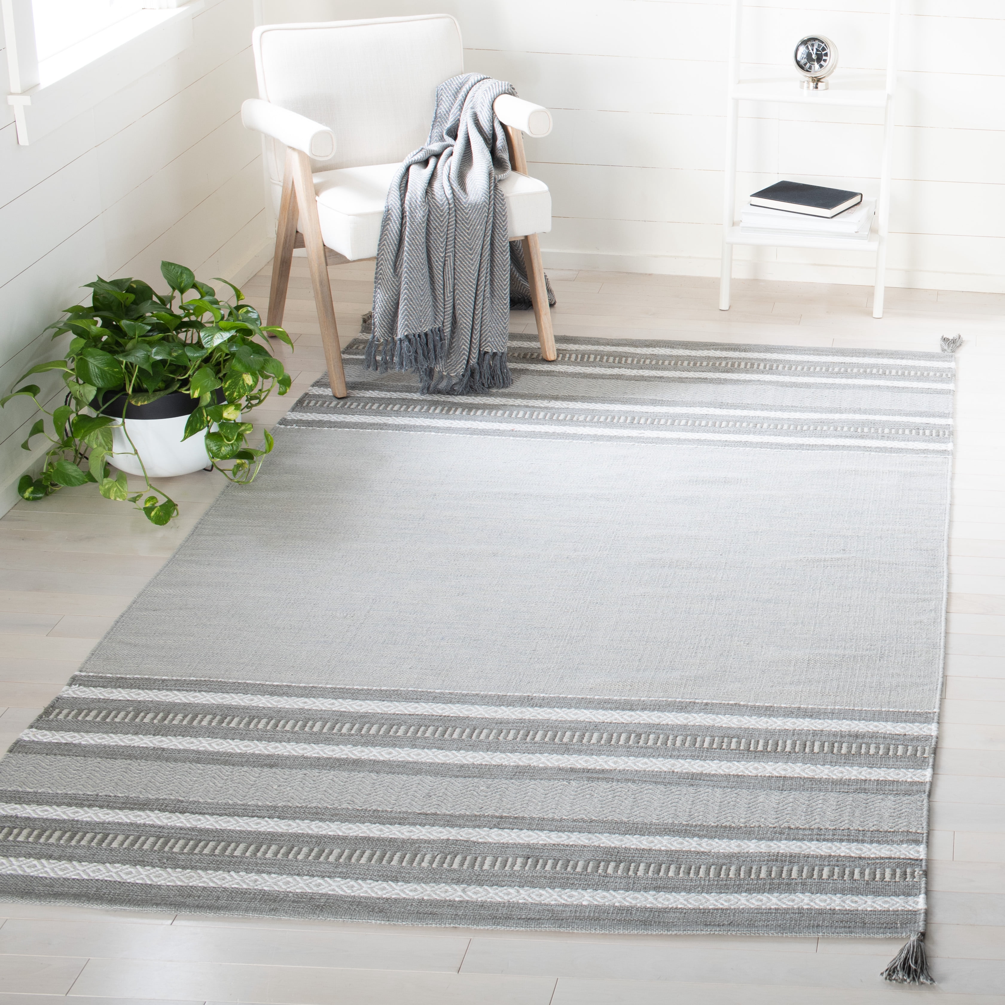 SAFAVIEH Montauk Jobeth Striped Cotton Area Rug, Grey/Ivory, 4' x 6'