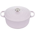 thumbnail image 1 of Horno holandés Le Creuset de hierro fundido esmaltado Signature de 7.25 cuartos de galón, 1 of 4