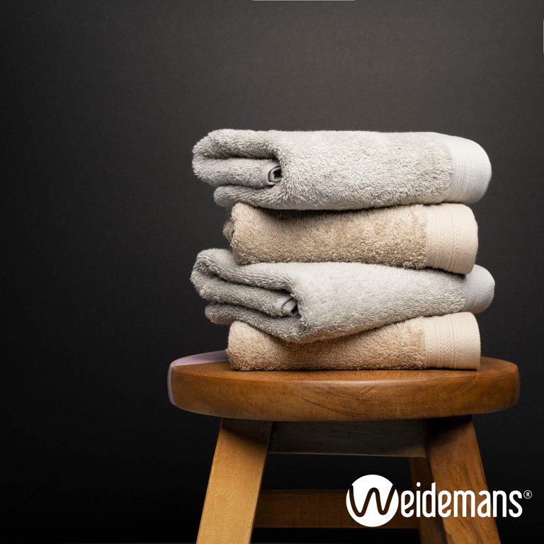 Premium Towel Set of 4 Hand Towels 18 x 30 Color: White | Pure Cotton  |Machine Washable High Absorbency | by Weidemans