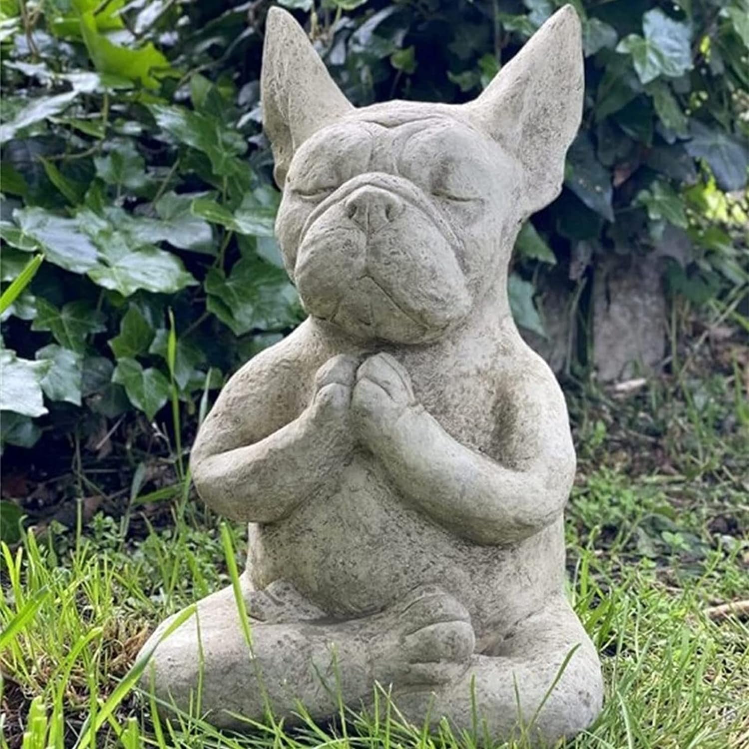 SLGHLSAHG Cute Yoga Pose Meditating French Bulldog Statue, Sitting Meditation Dog Sculpture Crafts Garden Decorations Figurine, Bulldog Ornament for Outdoor Indoor Lawn Home Decor Gifts (Dog) A31631