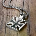 thumbnail image 4 of Collar con colgante de cruz de Malta de esmalte negro, caballero templario y cruz de caballero., 4 of 5