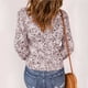 thumbnail image 3 of Blusa de mujer de manga larga con cuello en V y dobladillo con volantes florales Top informal para primavera Otoño Niñas Dama, 3 of 5