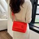 thumbnail image 4 of Bolsa A Cuestas Bolso de mano para mujer, bolso grande de verano a la moda para las axilas, bolso de hombro sólido (rojo), 4 of 8