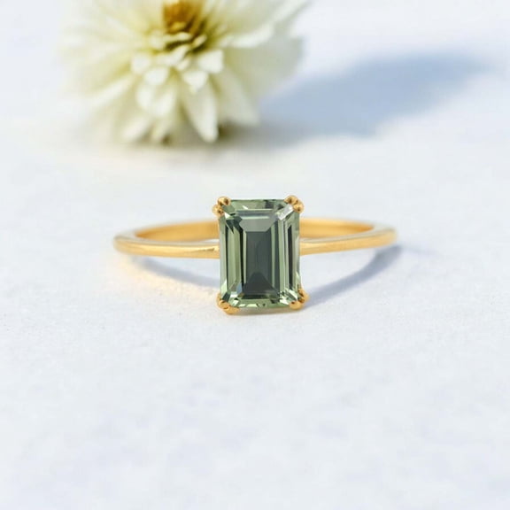 JEWELRYTREASURE 9x7 MM / 2 Ct Green Amethyst Ring Yellow Gold Plated Engagement Ring February Birthstone Promsie Jewelry Emerald Cut Gemstone Ring Birthday Gift for Mom