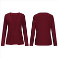 thumbnail image 3 of Camiseta de Mujer con Encaje de Piña y Costuras, Color Liso, Larga, Cuello Redondo, Informal. Vino Tinto XL, 3 of 6