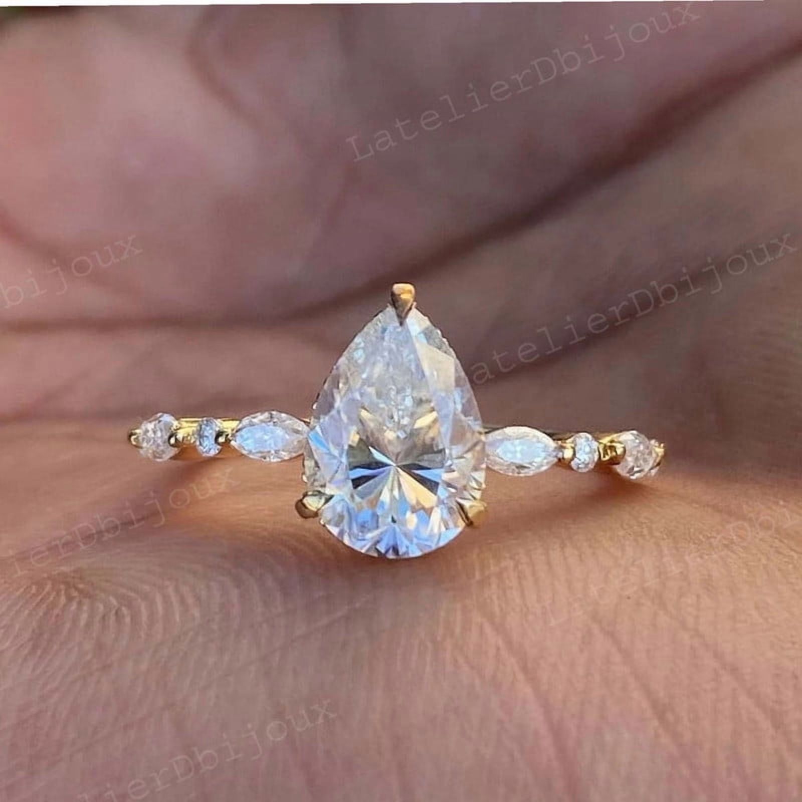 LATELIERDBIJOUX 2CT Pear Moissanite Hidden Halo Engagement Ring For Women, Delicate Bridal Gift Ring