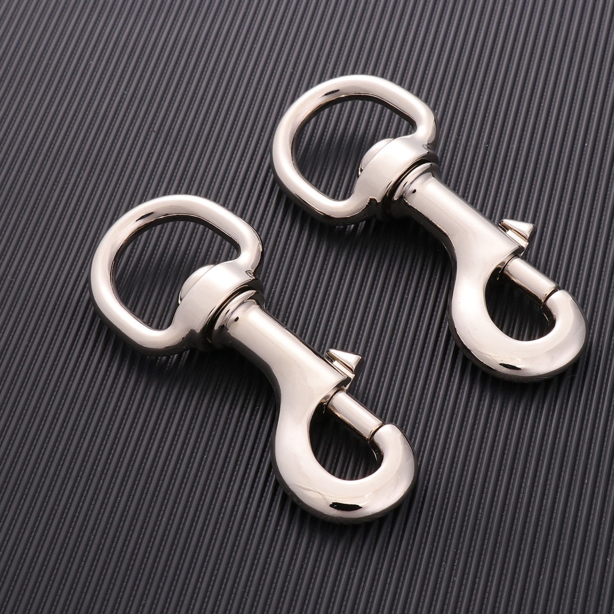 MEIBUTYUP 2Pcs Pet Collar Hooks with Swivel Joint Zinc Alloy Traction Rope Buckle White