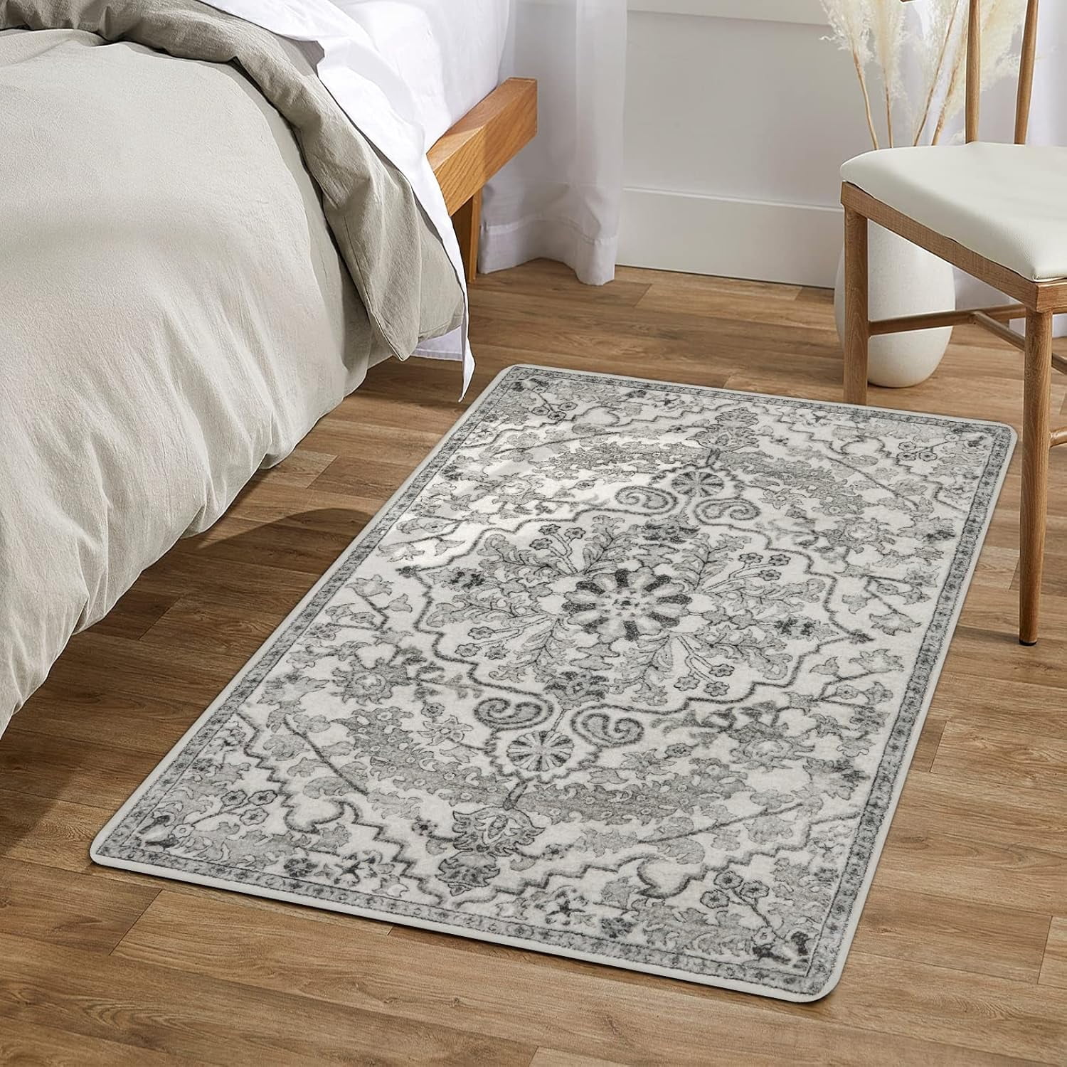 Wonnitar 2'x3' Bohemian Floral Medallion Area Rug,Oriental Distressed Small Bath Rug Country Vintage Doormat Faux Wool Non-Slip Washable Low-Pile Carpet for Bathroom Kitchen Laundry Room Decor