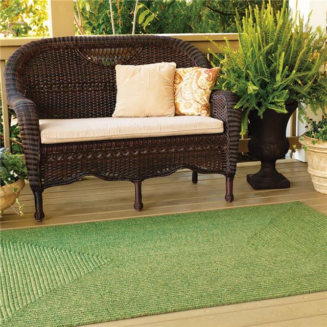 Homespice Decor 303691 4 x 6 ft. Sage Ultra Durable Oval Braided Rug - Green