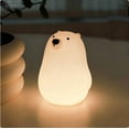 thumbnail image 2 of Luz nocturna USB de silicona con forma de oso blanco para dormitorio infantil | Bonita lámpara de noche LED con enganche a presión y carga USB para dormir y la guardería., 2 of 5