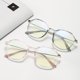 thumbnail image 3 of Gafas para miopía de estilo artístico con protección contra la luz azul, de color transparente, multifuncionales y versátiles., 3 of 6