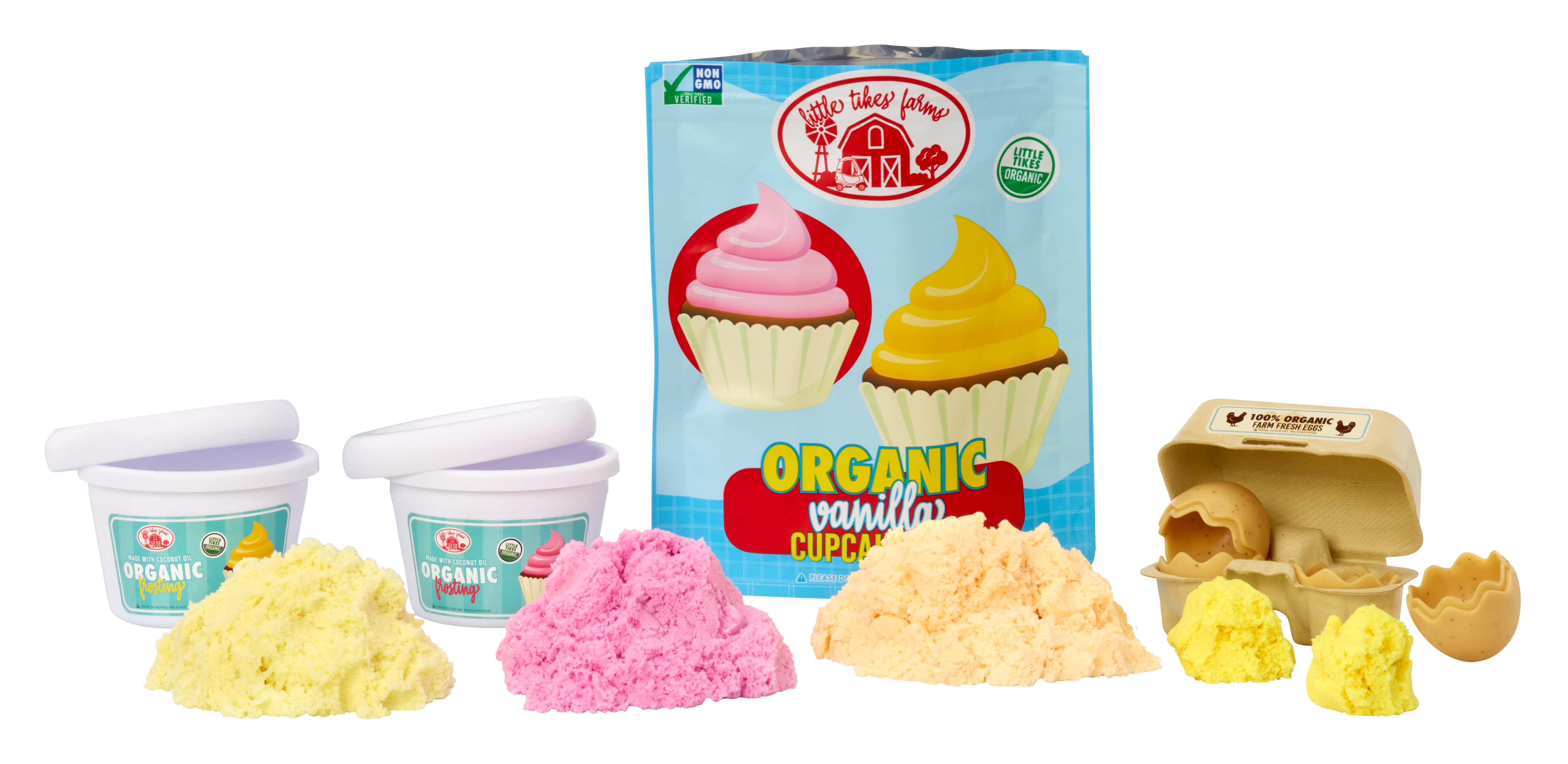 Little Tikes Creative Chefs Baker’s Kit with Make-It Mix Play Sand, 18 Accessories, Realistic Pretend Play Set, Boys, Girls, Ages 3+